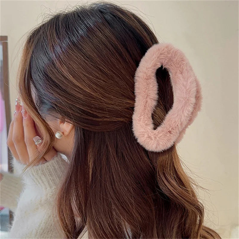 New Large Solid Color Plush Cloud Hair Clips Women Korean Fashion Simple Hairpin Elegant Girls Shark Clip Hair Accessories