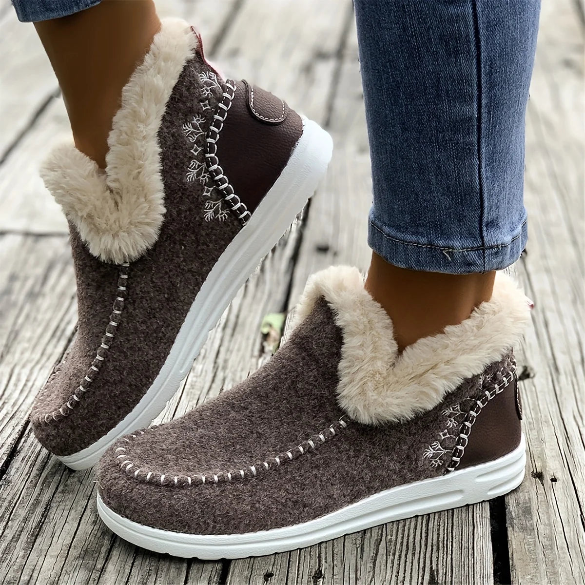 Cozy Winter Warmth Shoes - Plush Lined, Thermal Insulation, Round Toe, Slip-On Design, Comfortable Outdoor Walking Shoes for Col