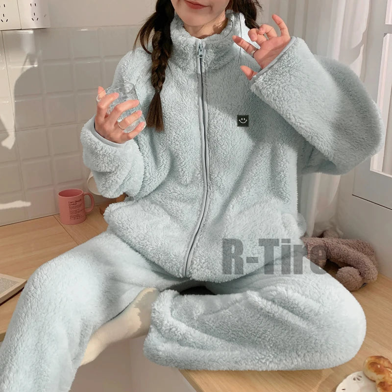 Winter Winter Flannel Fleece Sleepwear Pajamas Women Long Sleeve Warm Thickened Pyjamas Home Clothes 6XL Plus Size Model Jacket