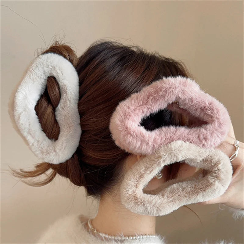 New Large Solid Color Plush Cloud Hair Clips Women Korean Fashion Simple Hairpin Elegant Girls Shark Clip Hair Accessories